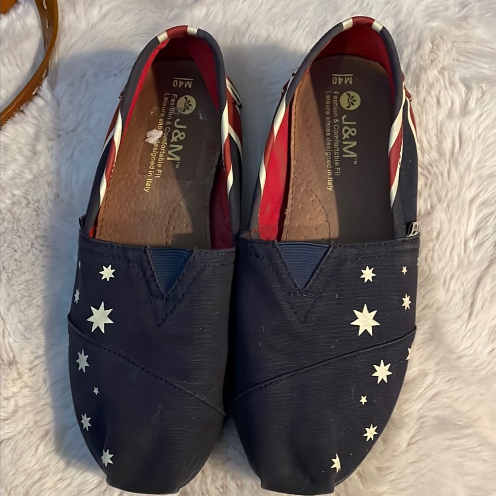 JOY & MARIO Rare Union Jack Britsh Flag England Red, White, & Blue Flats. 40/9